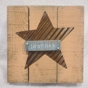 Honey & Me Mustard Pallet & Bronze Star Journey Sign NWT